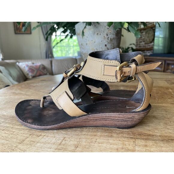 BCBMAXAZRIA! Brazil Women’s Genuine Leather Sandals Size 8B - Picture 3 of 7